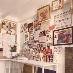 marine_bonzom_artiste_peintre_biarritz_mur_atelier